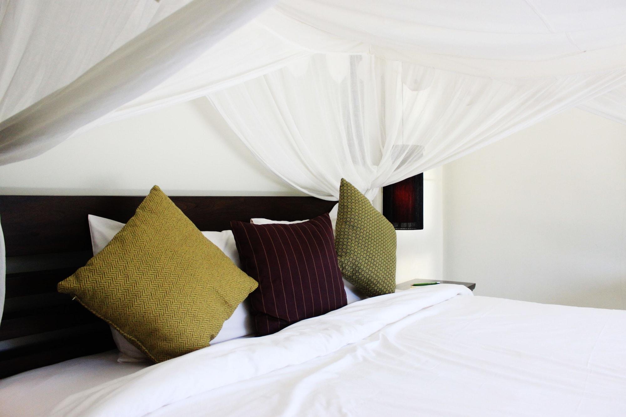Two Villas Holiday Oriental Style Layan Beach Phuket Bagian luar foto