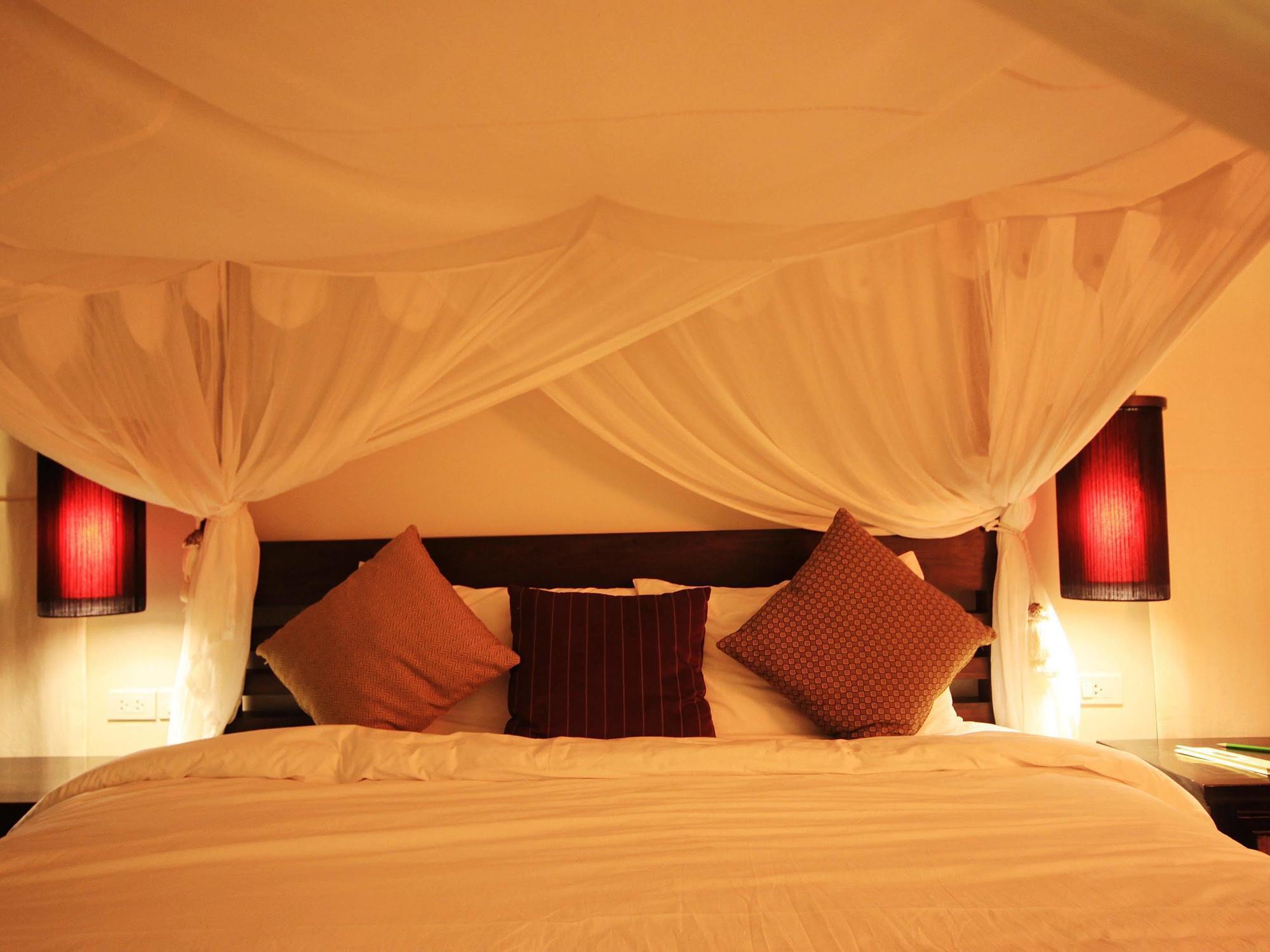 Two Villas Holiday Oriental Style Layan Beach Phuket Bagian luar foto